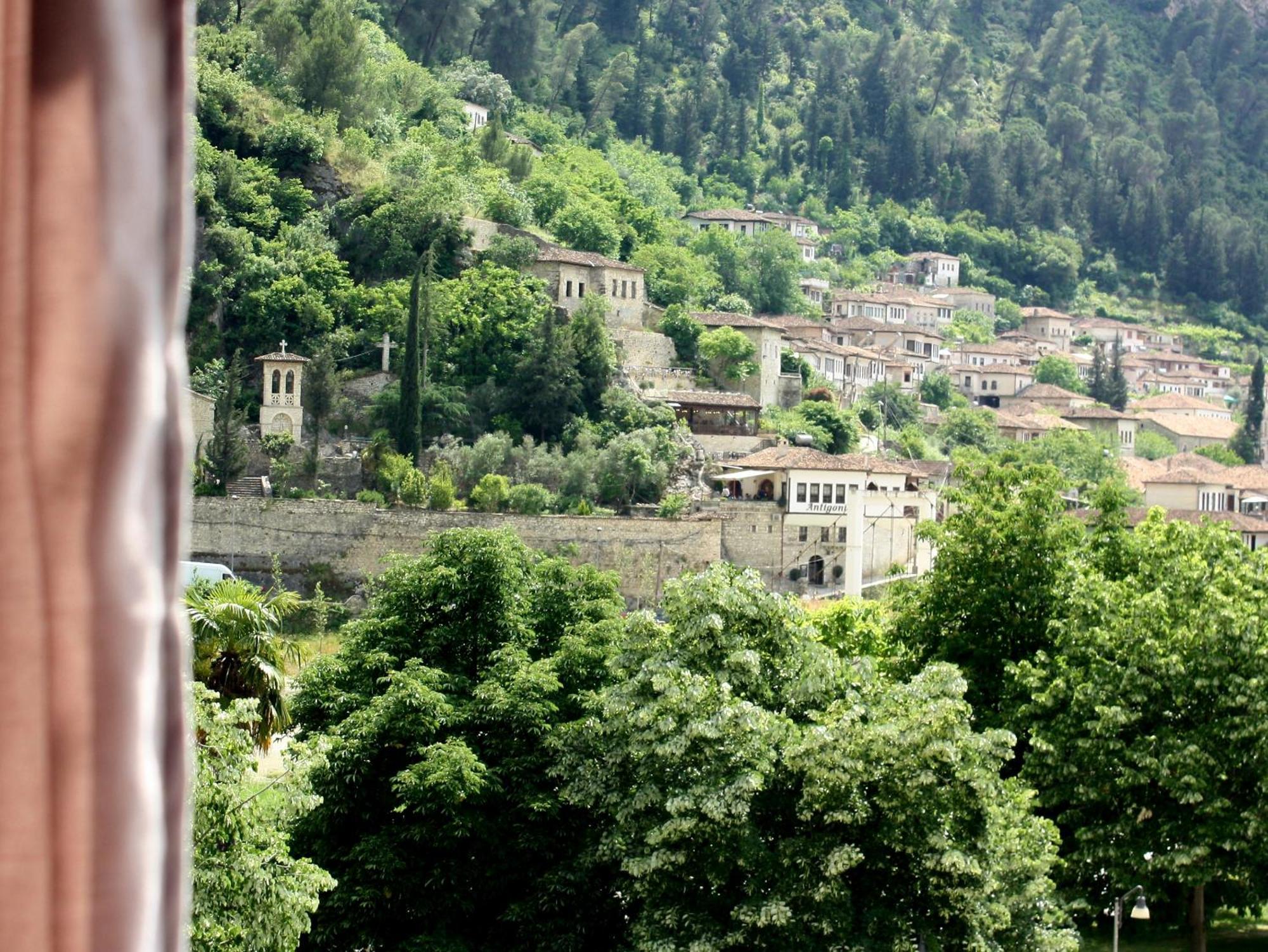 Magda Studio In Berat Center Extérieur photo