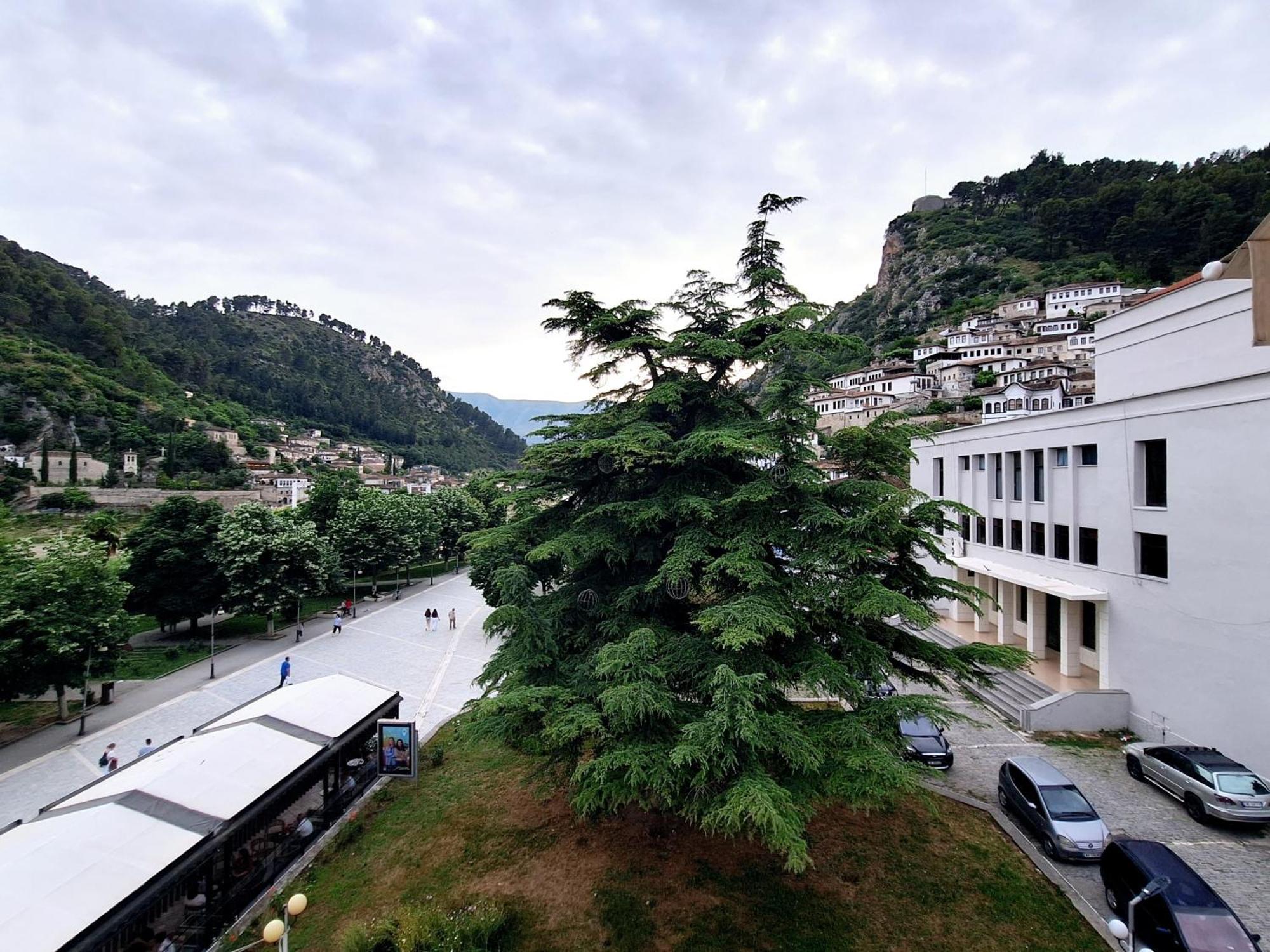 Magda Studio In Berat Center Extérieur photo